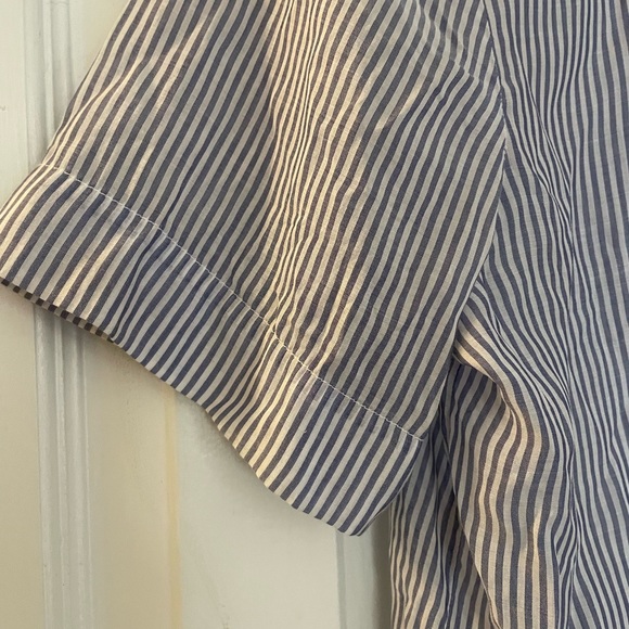 A. New. Day. Medium blue and white stripped top. - Picture 4 of 4